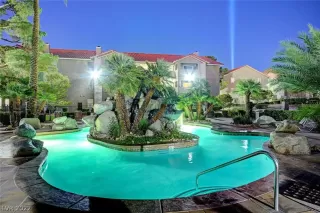 Photo #1: 2388415 Listing