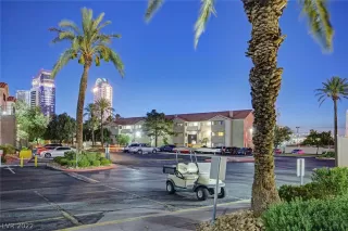 Photo #2: 2388415 Listing