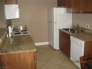 Photo #4: 2388415 Listing