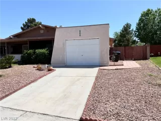 Photo #1: 2388429 Listing