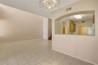 Photo #5: 2388444 Listing 