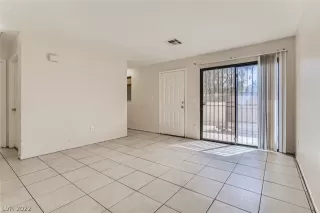 Photo #4: 2388453 Listing 