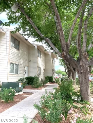 Photo #1: 2388495 Listing 