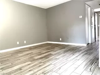 Photo #3: 2388495 Listing 