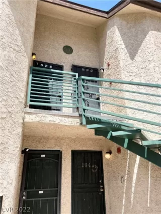 Photo #2: 2388511 Listing