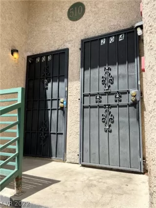 Photo #3: 2388511 Listing