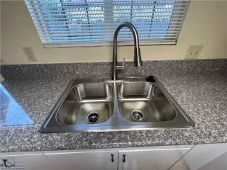 Photo #3: 2388513 Listing 