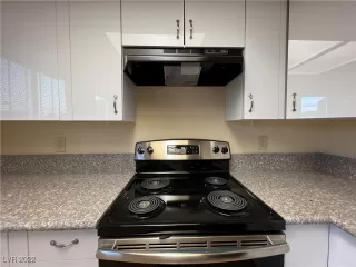 Photo #4: 2388513 Listing 