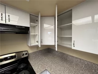 Photo #5: 2388513 Listing 