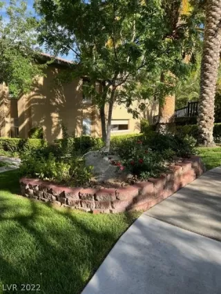 Photo #3: 2388516 Listing 