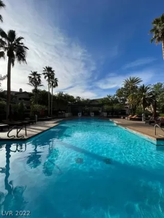 Photo #4: 2388516 Listing 