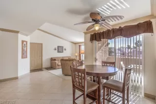 Photo #5: 2388529 Listing 