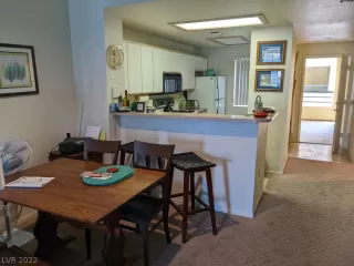 Photo #5: 2388531 Listing