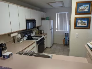 Photo #6: 2388531 Listing