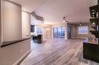 Photo #5: 2388541 Listing 