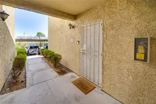 Photo #2: 2388581 Listing