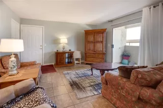 Photo #4: 2388581 Listing