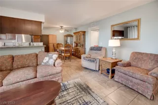 Photo #5: 2388581 Listing