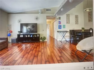 Photo #1: 2388591 Listing 