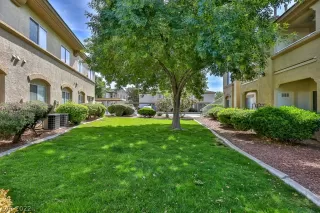 Photo #3: 2388598 Listing