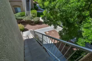 Photo #5: 2388598 Listing