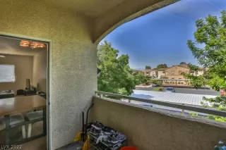 Photo #6: 2388598 Listing