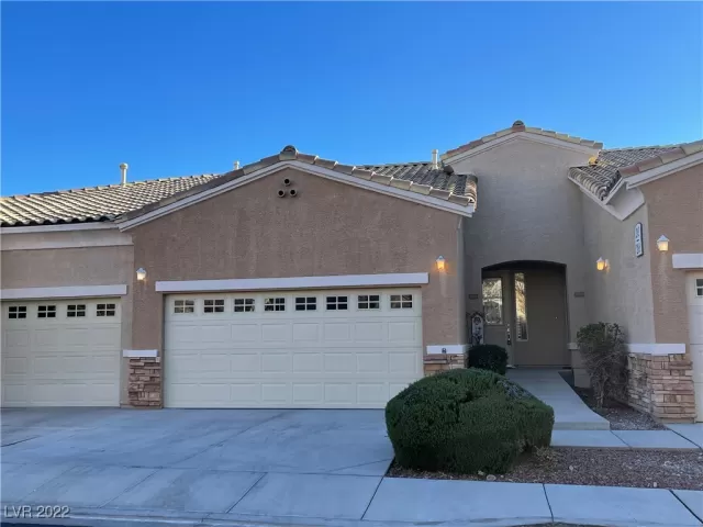 MLS: 2388629 Condo For Sale