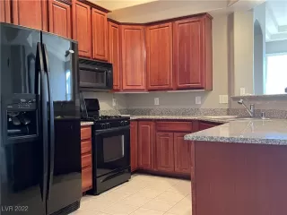 Photo #1: 2388629 Listing 