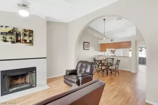 Photo #3: 2388647 Listing