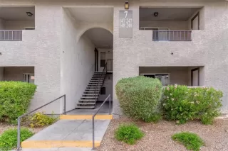 Photo #2: 2388691 Listing 