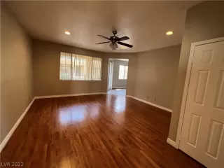 Photo #1: 2388692 Listing 