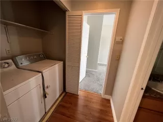 Photo #4: 2388692 Listing 