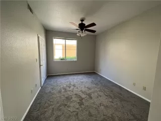 Photo #5: 2388692 Listing 