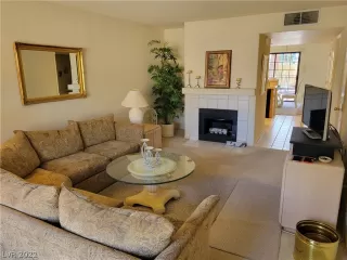 Photo #3: 2388720 Listing