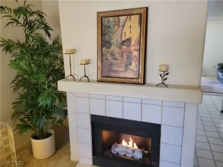 Photo #4: 2388720 Listing