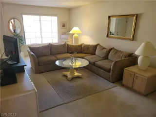 Photo #5: 2388720 Listing