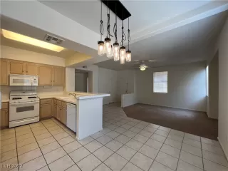 Photo #4: 2388731 Listing 