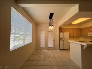 Photo #6: 2388731 Listing 