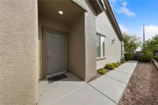 Photo #3: 2388753 Listing