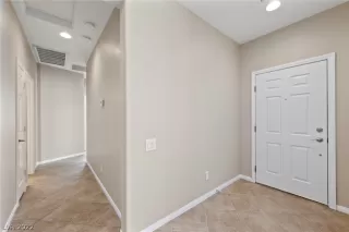 Photo #4: 2388753 Listing