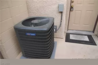 Photo #4: 2388776 Listing 