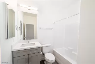 Photo #4: 2388794 Listing