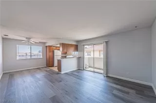 Photo #2: 2388811 Listing