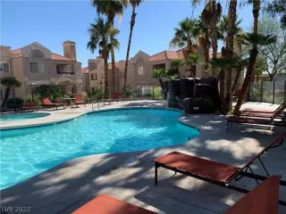 Photo #4: 2388847 Listing 