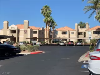 Photo #5: 2388847 Listing 