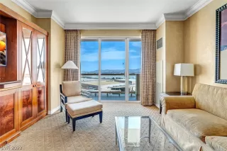 Photo #4: 2388848 Listing