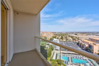 Photo #6: 2388848 Listing