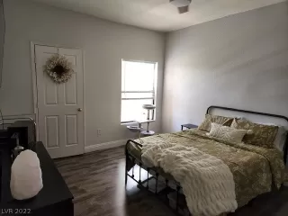 Photo #4: 2388866 Listing