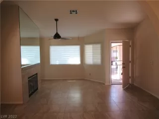 Photo #5: 2388890 Listing 