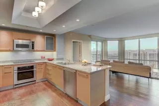 Photo #3: 2388894 Listing
